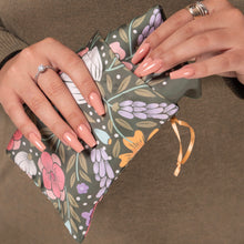 Load image into Gallery viewer, Marian Floral Bandana